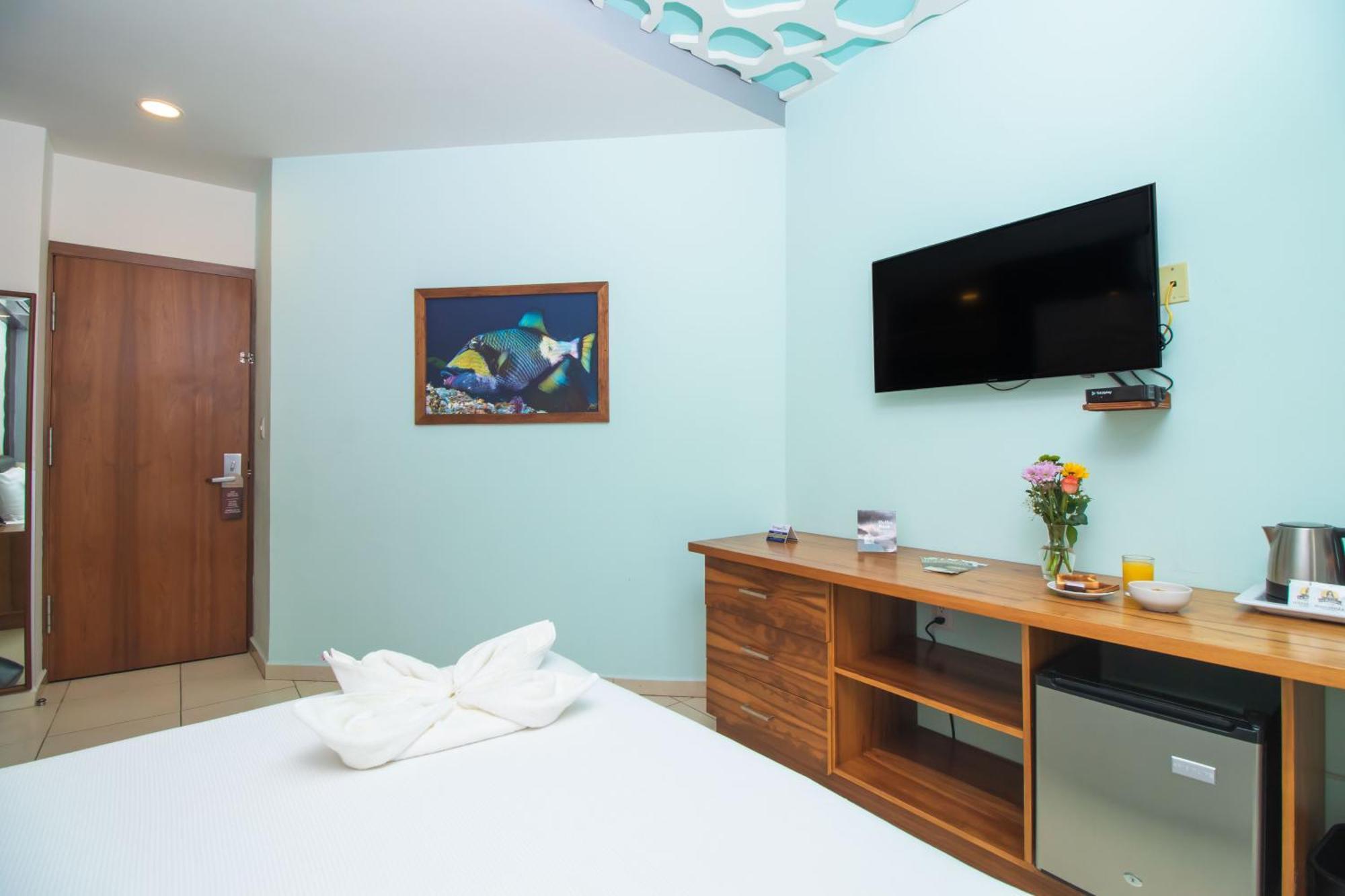 Clipperton Hotel